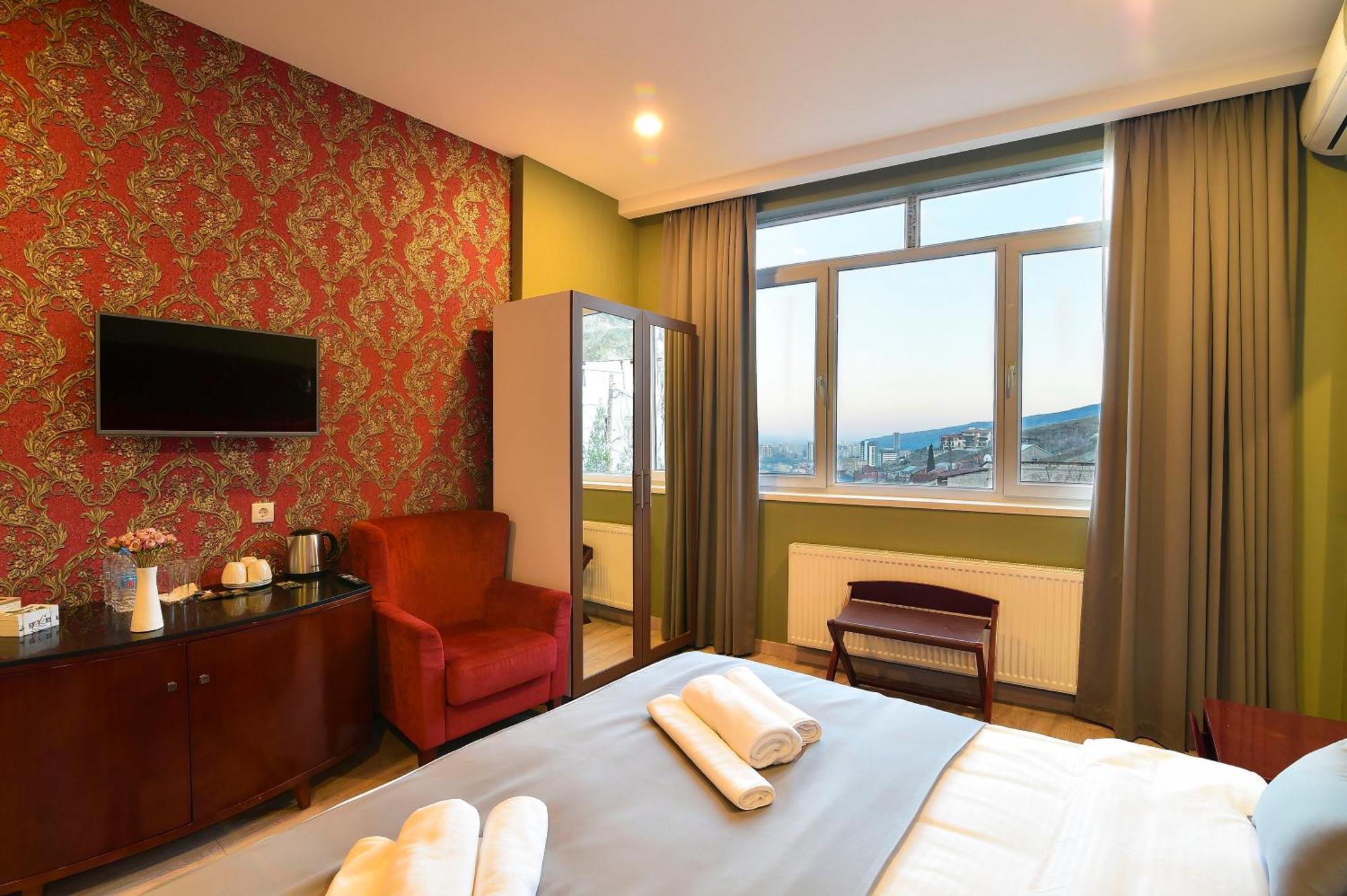 Kraveli Hotel Tbilisi Ngoại thất bức ảnh