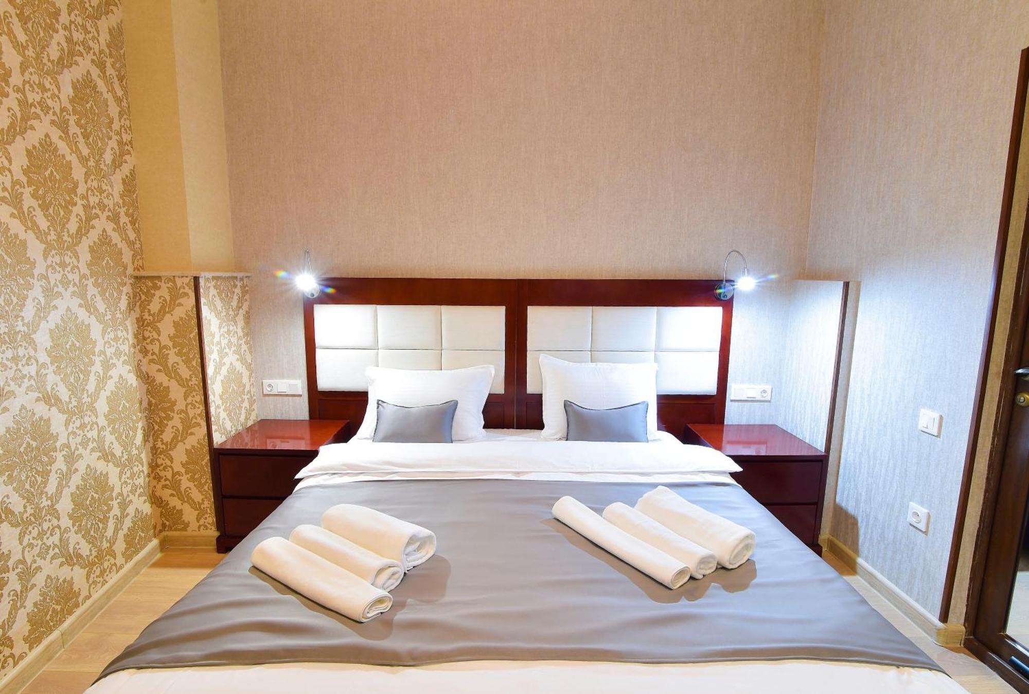 Kraveli Hotel Tbilisi Ngoại thất bức ảnh