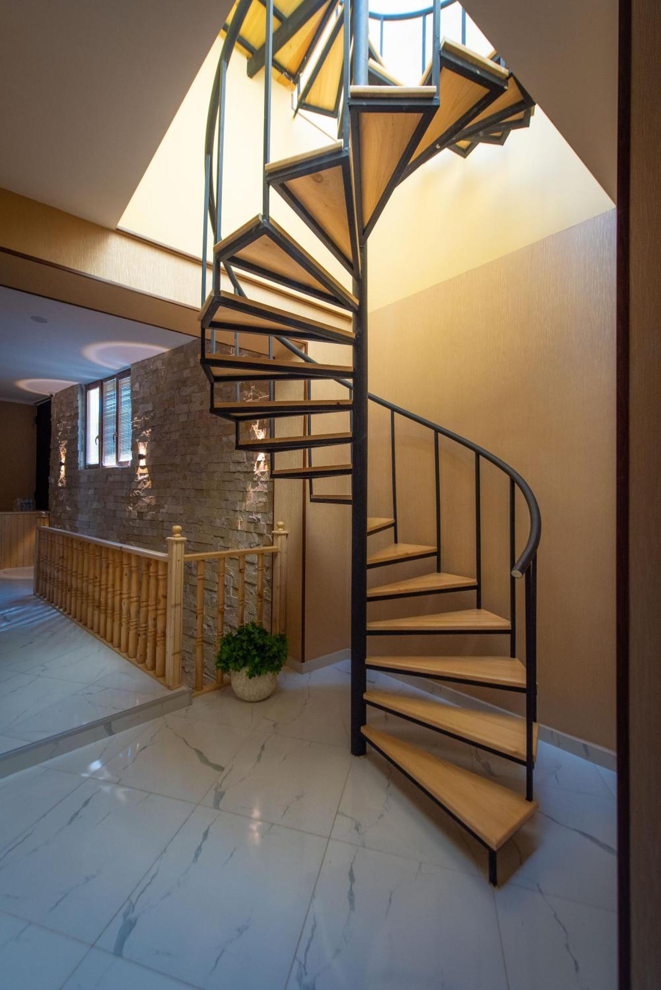 Kraveli Hotel Tbilisi Ngoại thất bức ảnh