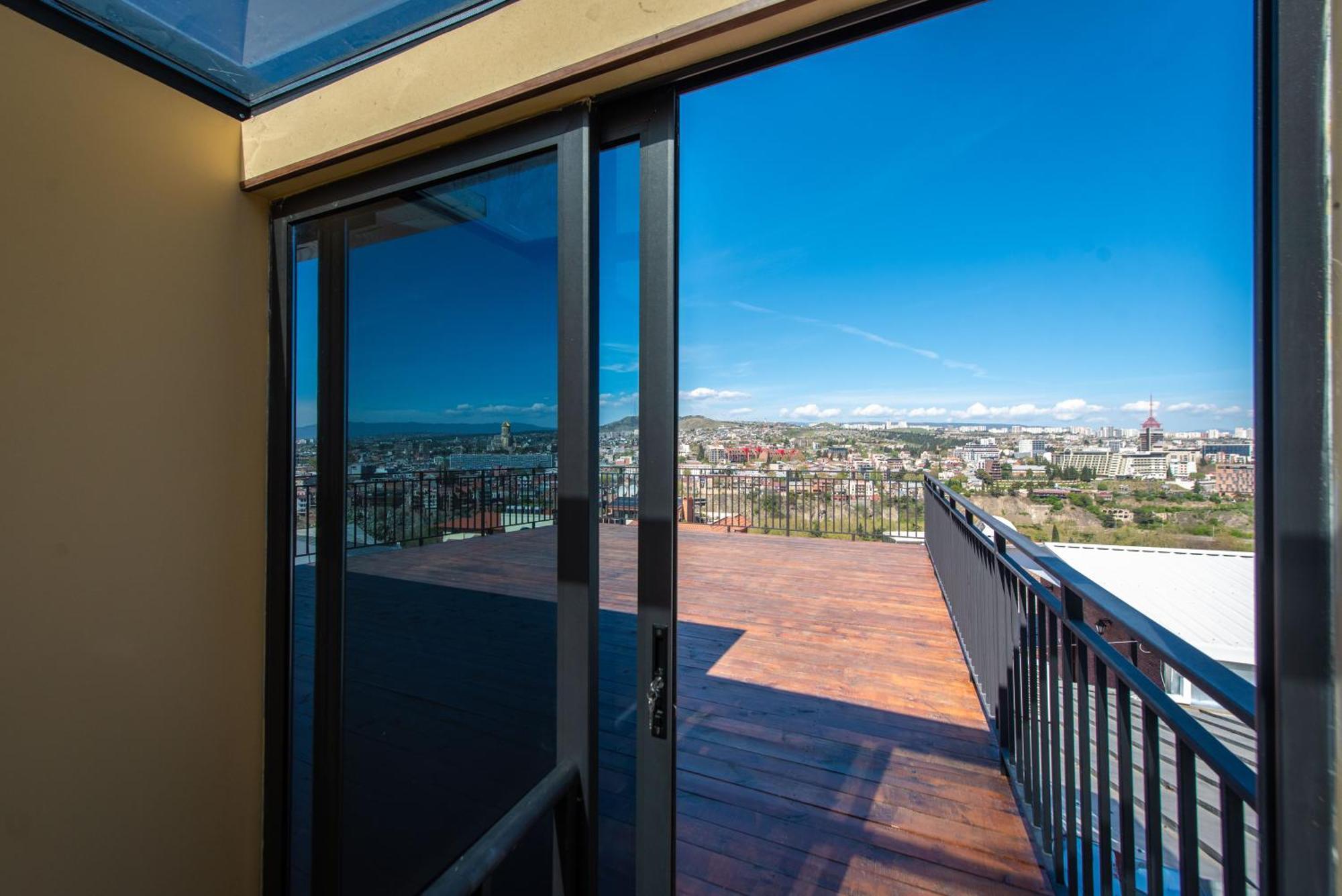 Kraveli Hotel Tbilisi Ngoại thất bức ảnh
