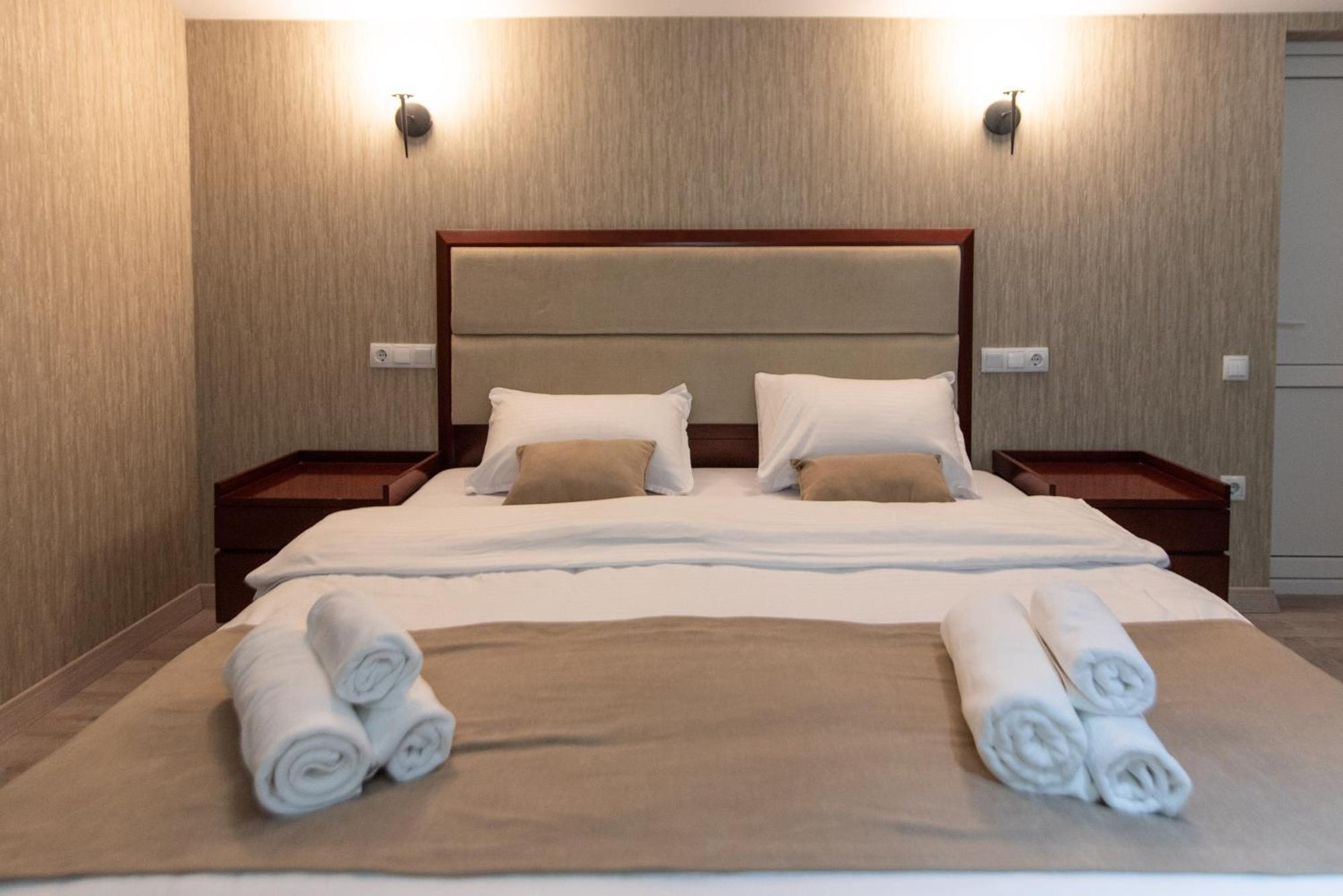 Kraveli Hotel Tbilisi Ngoại thất bức ảnh