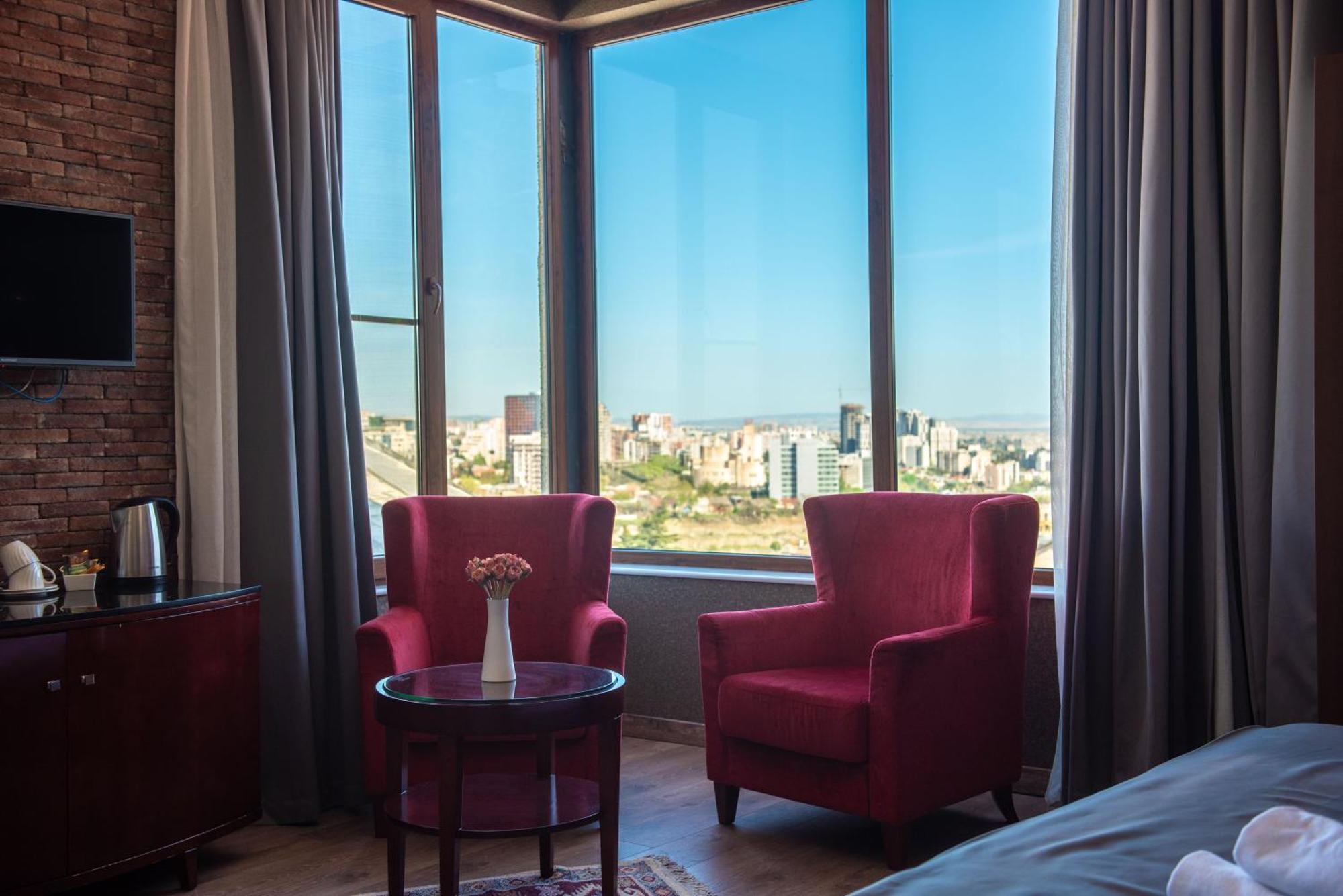 Kraveli Hotel Tbilisi Ngoại thất bức ảnh