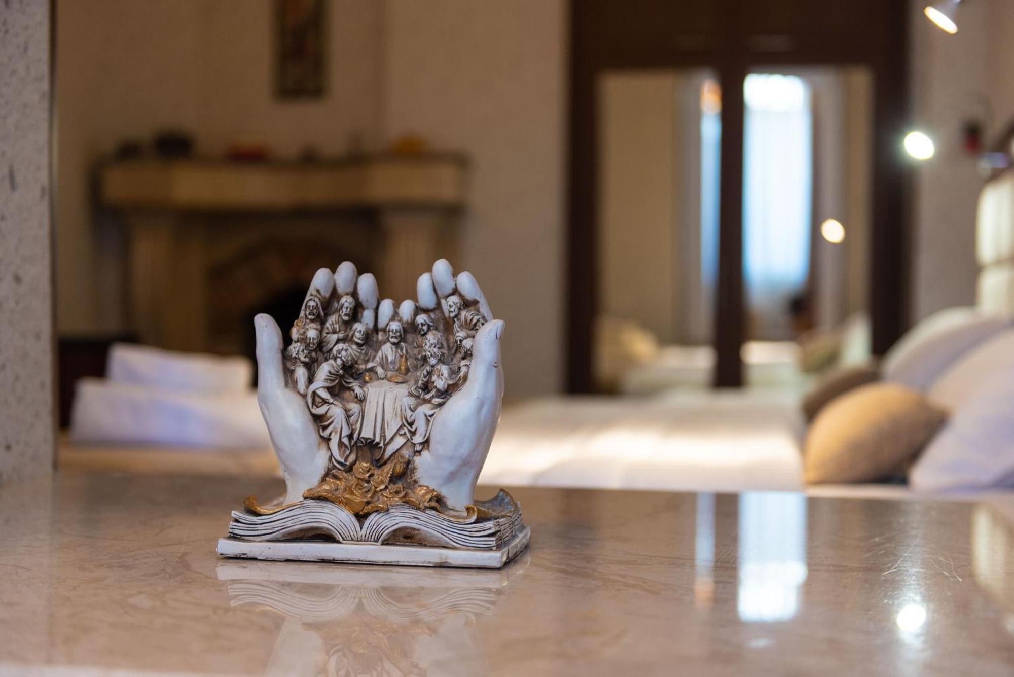 Kraveli Hotel Tbilisi Ngoại thất bức ảnh
