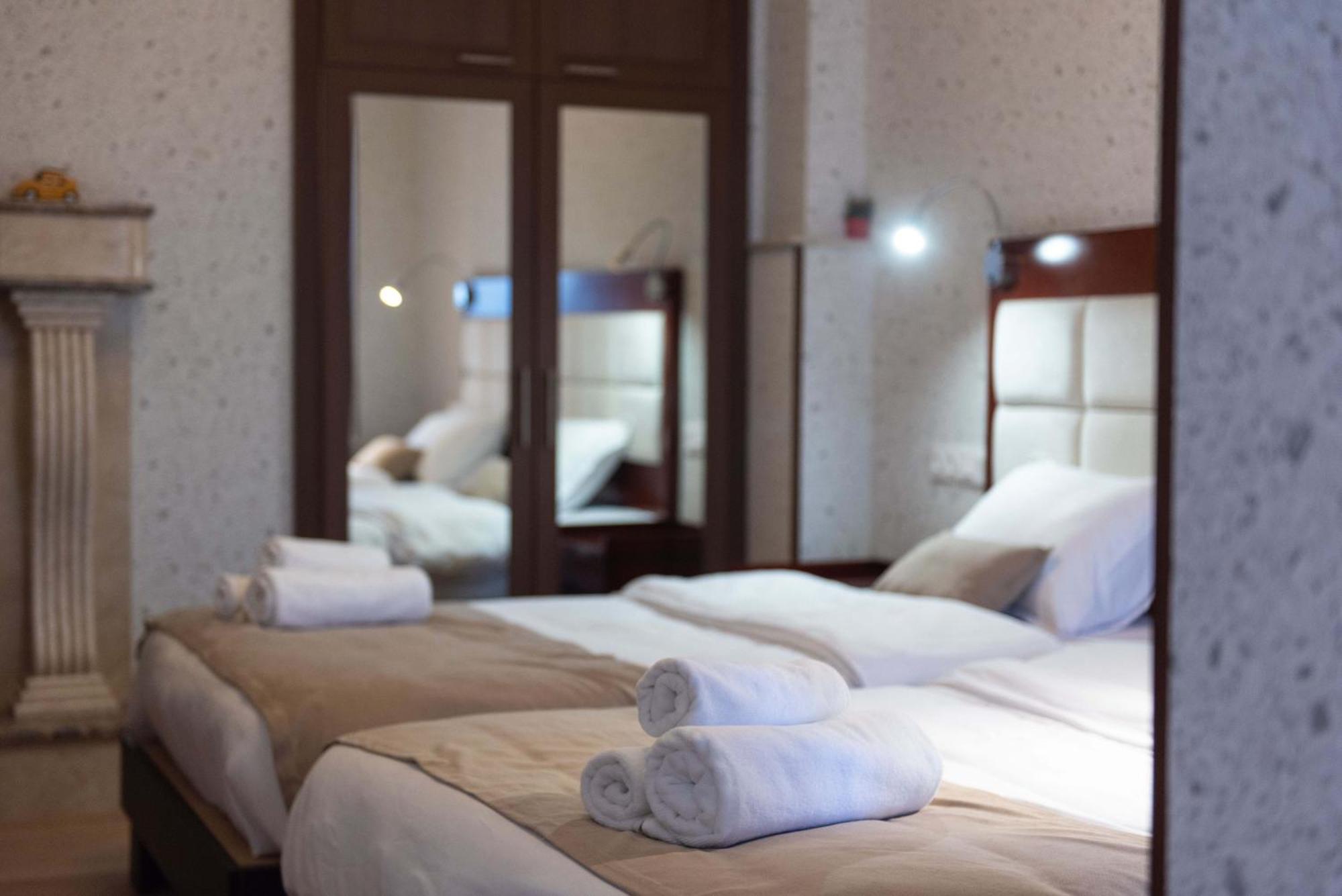 Kraveli Hotel Tbilisi Ngoại thất bức ảnh