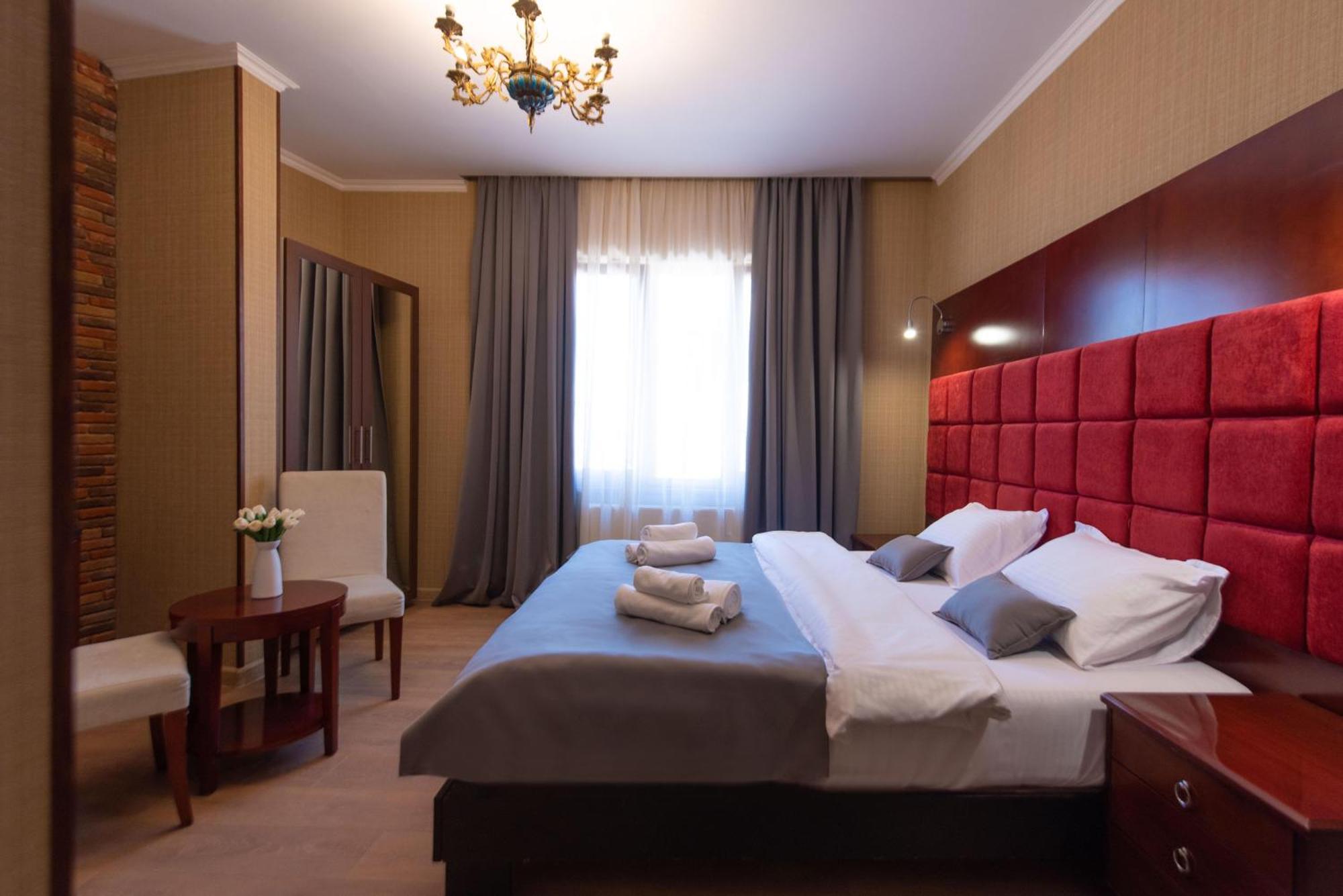 Kraveli Hotel Tbilisi Ngoại thất bức ảnh